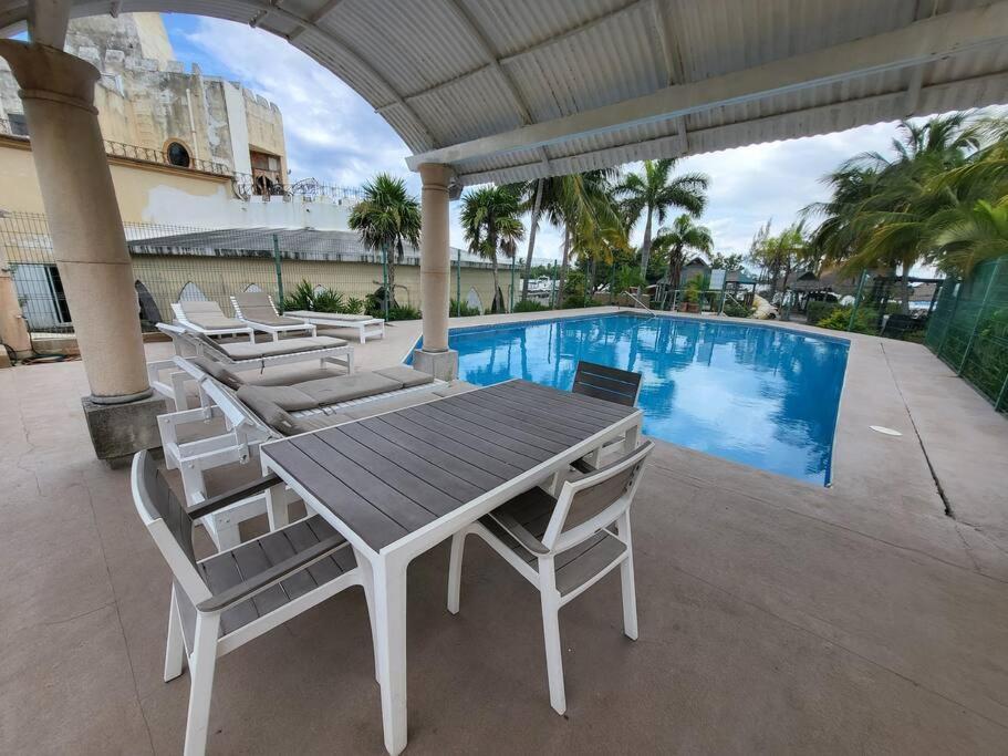 3 Rooms house at side of the Lagoon  Cancún Buitenkant foto